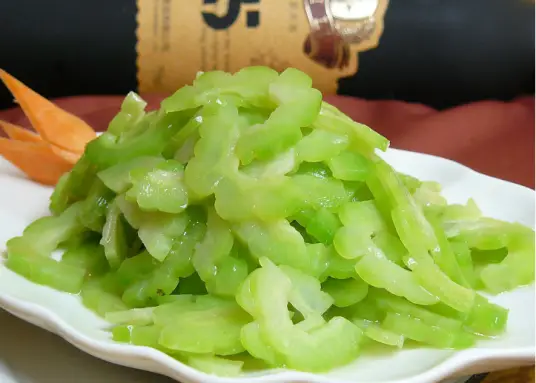 大厨分享家常菜炒苦瓜的正确做法