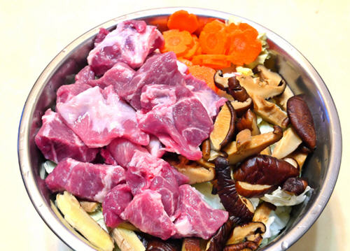 具有预防感冒的无水白菜猪肉锅怎么做？