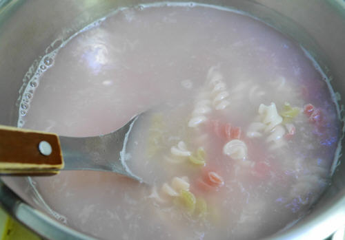 蒜香蛤蛎义大利面，不仅快速、备料简单，而且口味清爽