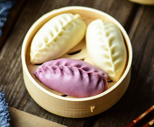 表皮细腻光滑的蒸烤箱双色柳叶包子做法详解