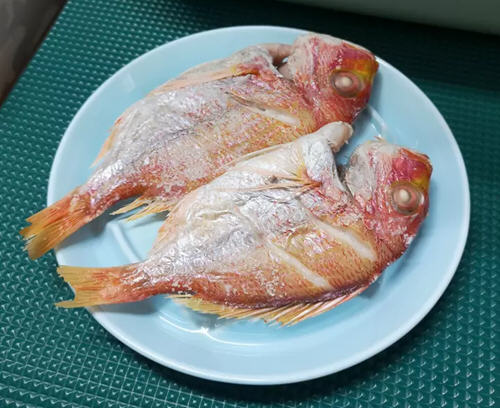 锡纸烤鲷鱼，只要家中有烤箱的都轻松完成
