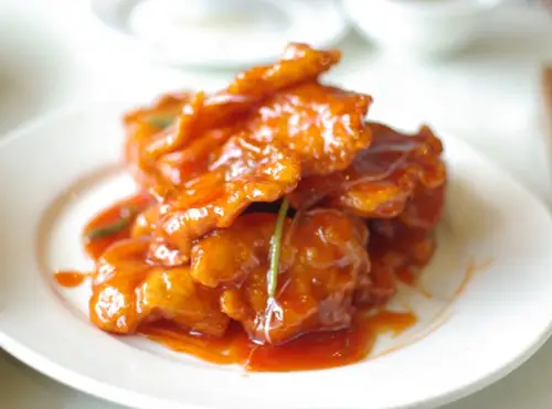 色泽金黄，口味酸甜的锅包肉的做法及窍门介绍