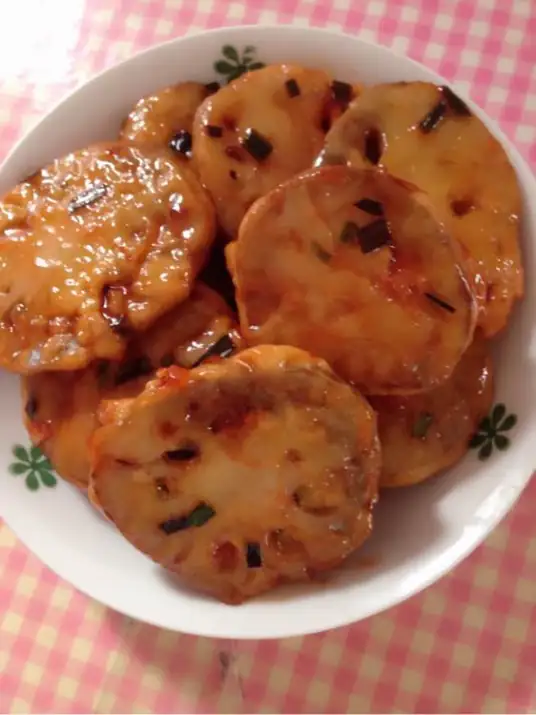 藕饼的做法及营养解析，清甜爽脆的莲藕搭配猪肉，口感香酥