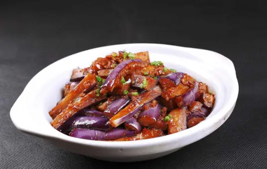 家常美味鱼香茄子，简单易学，色香味俱全的做法秘籍