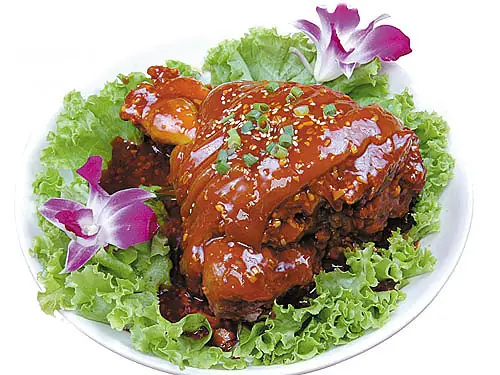 东坡肘子的经典做法，肥而不腻、粑而不烂，原汁原味，香气四溢