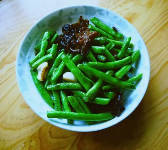 木耳的干煸四季豆做法 木耳的干煸四季豆怎么做
