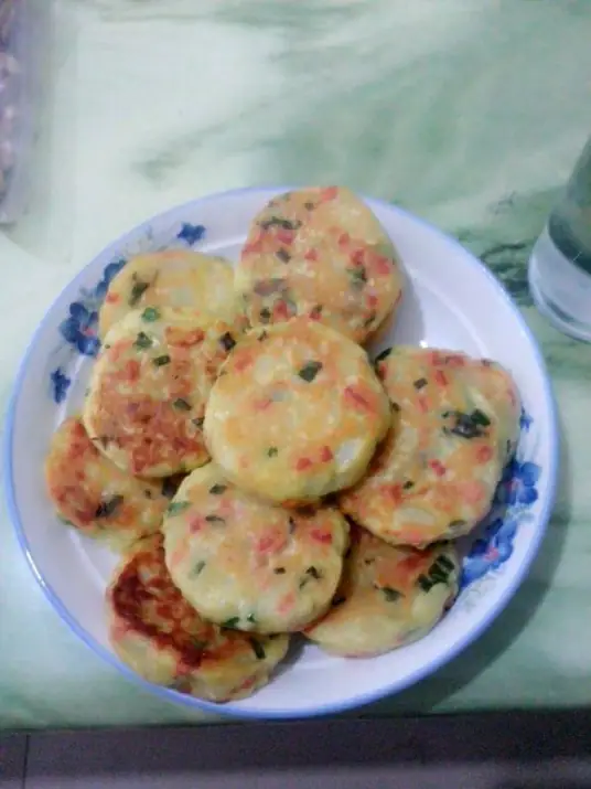 香煎什锦土豆饼，做法简单，深受广大人民群众的喜欢
