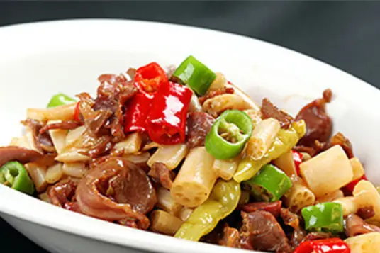 |爆辣开胃，鲜嫩美味的双椒爆鸡心怎么做