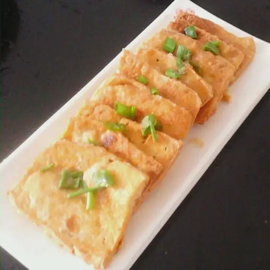 油煎豆腐这样做，豆腐又香又嫩还不碎