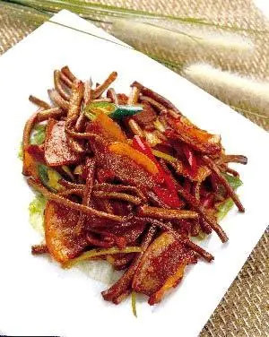 五花茶树菇，茶树菇口感鲜美，营养也是一流，搭配得当