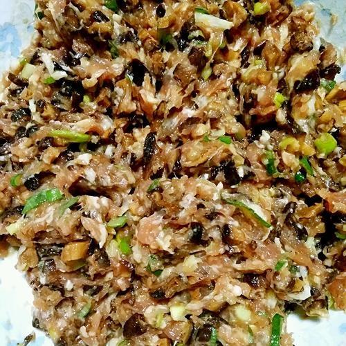 一口爆汁！香菇饺子馅，鲜美多汁，好吃不油腻