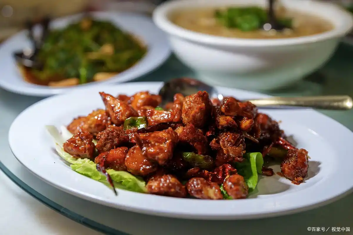 川菜家常菜介绍，别具一格的烹调方法和浓郁的地方风味
