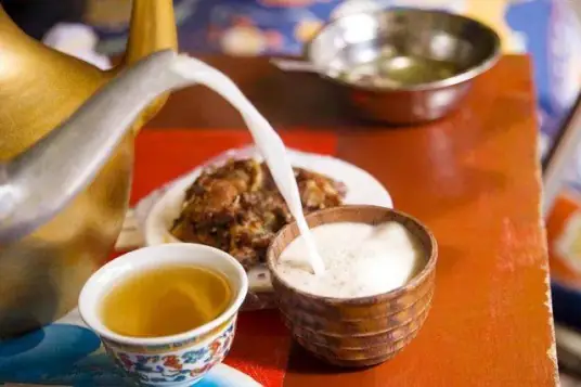 酥油茶的详解，具有御寒、生津止渴、补充能量等功效