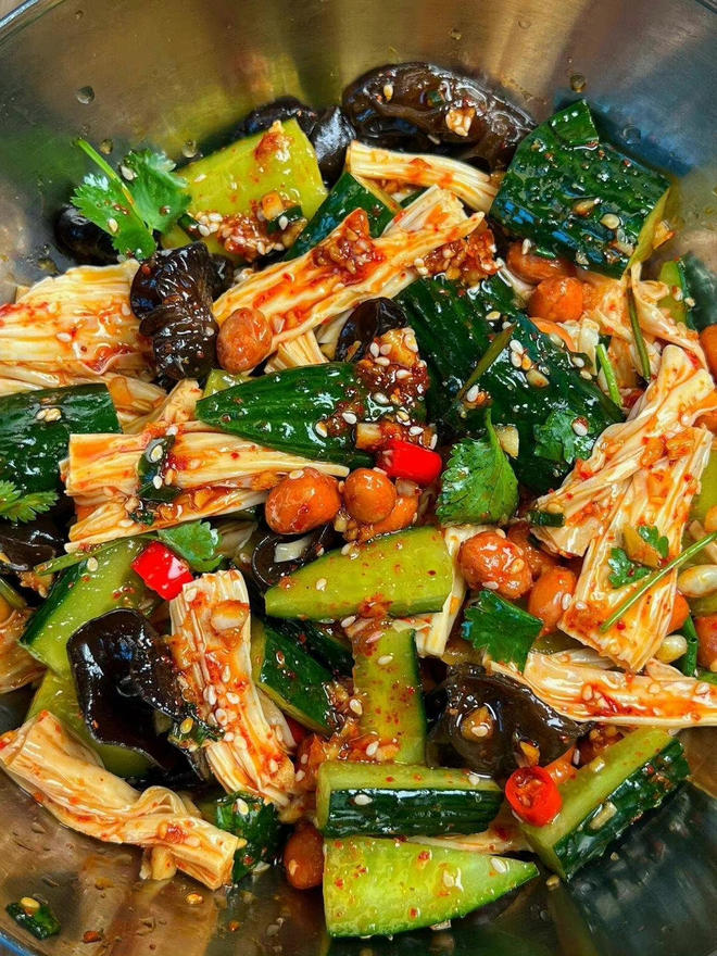 家常凉菜做法大全，夏日清爽美食，轻松学会制作技巧