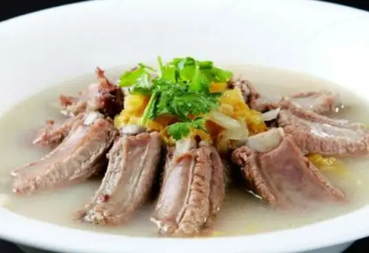 肉质鲜嫩、口感丰富的排骨怎样炖又嫩又好吃