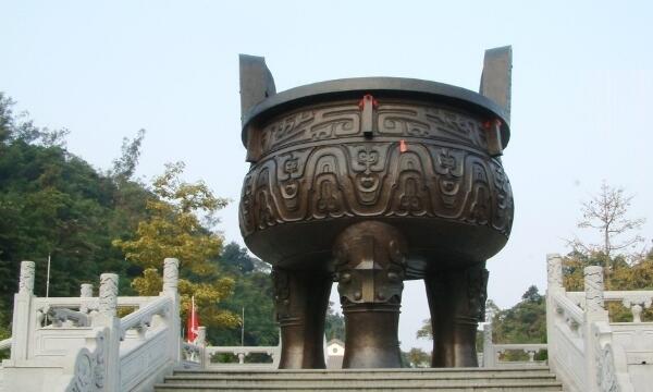 三足鼎立是指哪个生肖 三足鼎立是什么意思?生肖